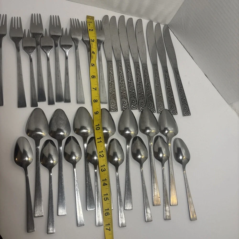 Velvet Leaf Towle Supreme Cutlery Lot Of 33 Stainless Japan Floral 60s-70s MCM